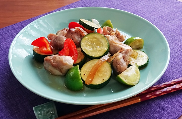 鶏とズッキーニのぽん酢さわやか炒め